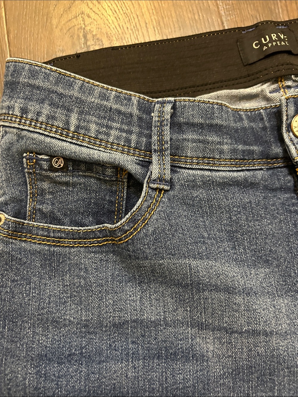 Curvy Midwash Blue Skinny Jeans for Women - Picture 4 of 10